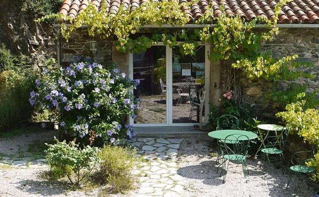 Bed and Breakfast Les Jardins De Lumiere Brusque Esterno foto