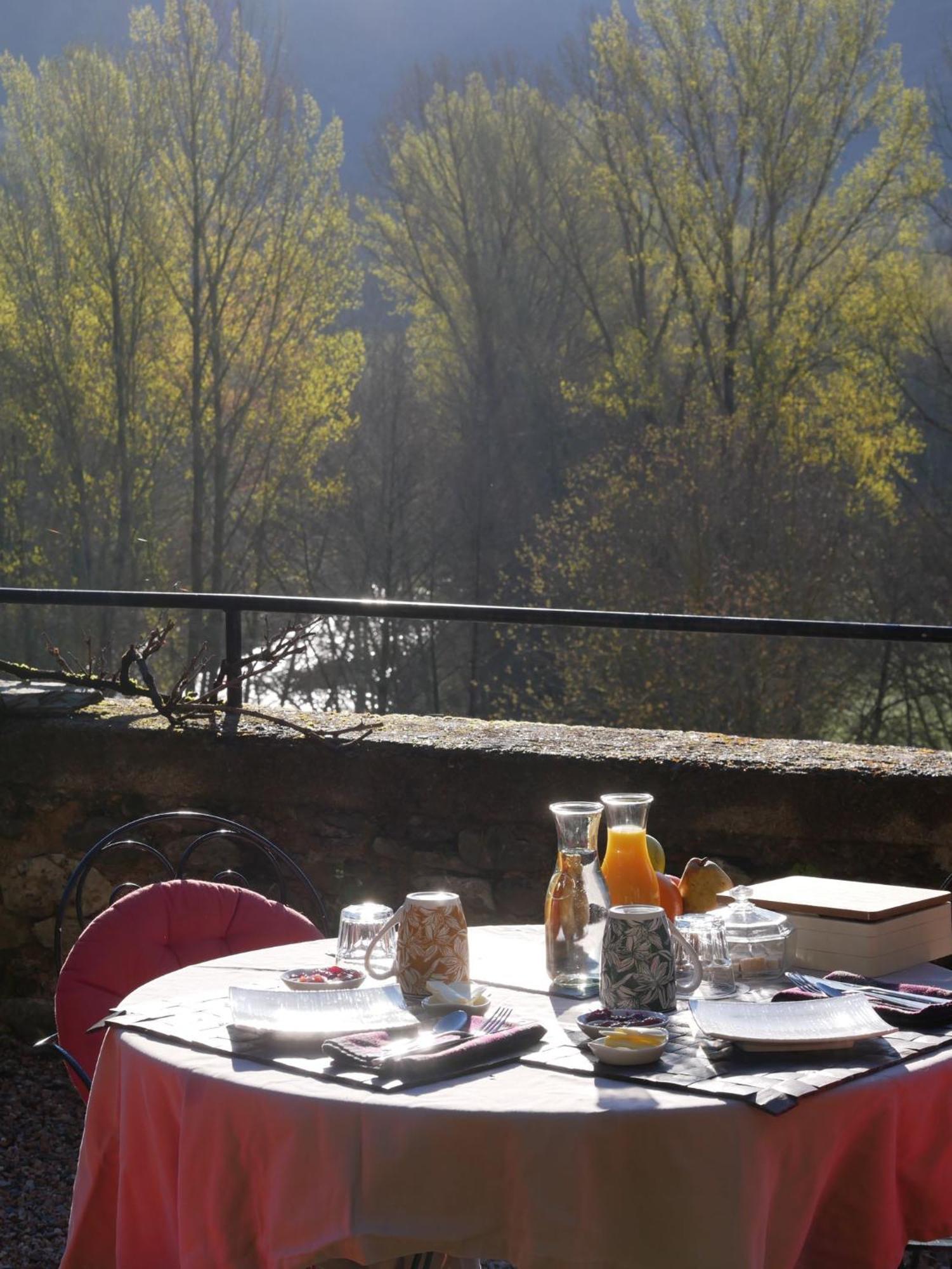Bed and Breakfast Les Jardins De Lumiere Brusque Esterno foto